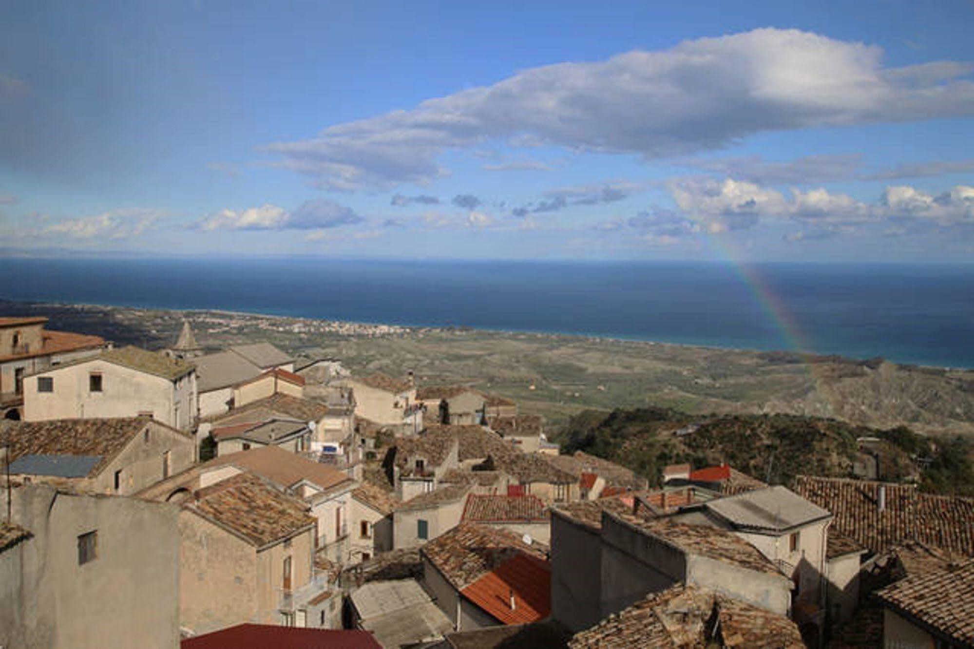 Perla Del Borgo Appartamenti Santa Caterina dello Ionio Exterior foto