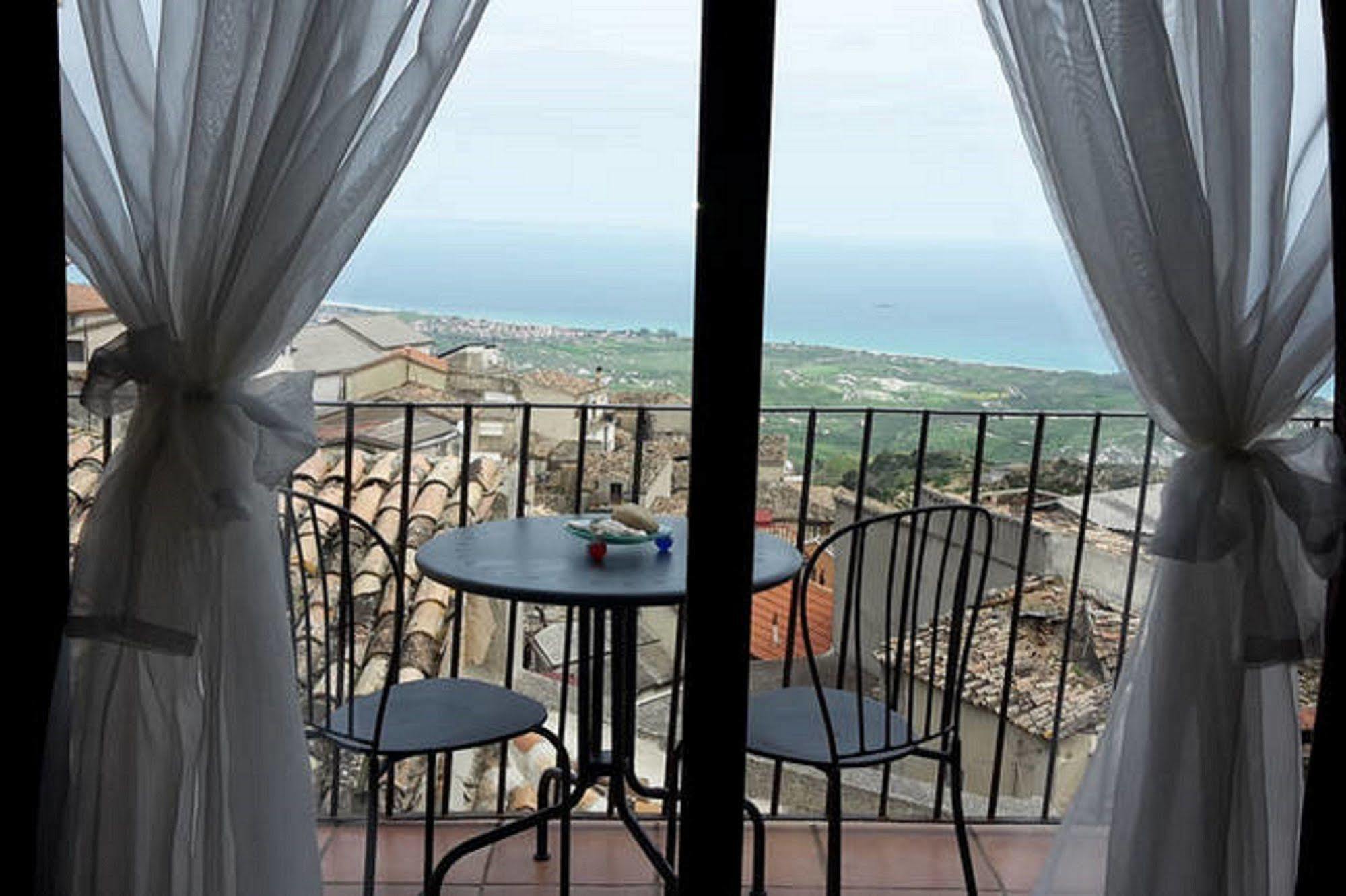 Perla Del Borgo Appartamenti Santa Caterina dello Ionio Exterior foto