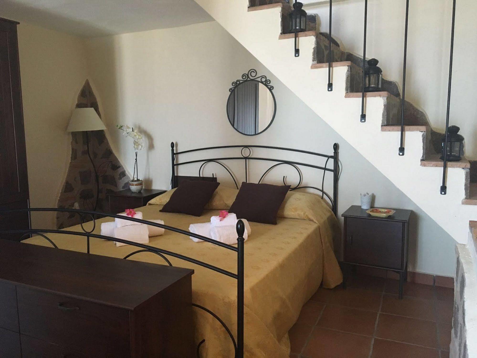 Perla Del Borgo Appartamenti Santa Caterina dello Ionio Exterior foto